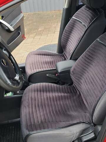 Красный Шевроле Авео, объемом двигателя 1.5 л и пробегом 194 тыс. км за 3000 $, фото 13 на Automoto.ua