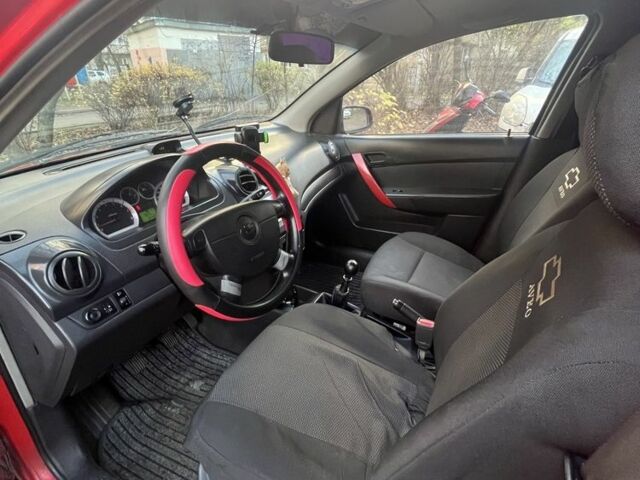 Красный Шевроле Авео, объемом двигателя 1.5 л и пробегом 184 тыс. км за 3000 $, фото 8 на Automoto.ua