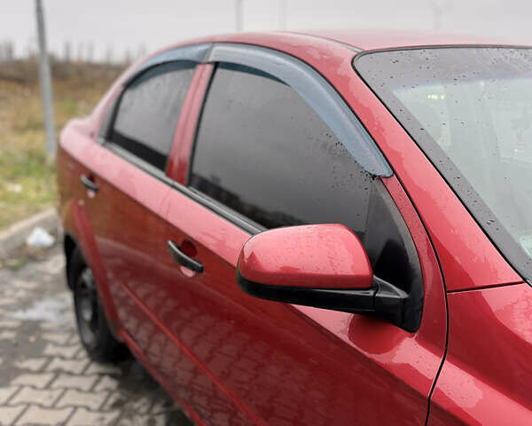 Красный Шевроле Авео, объемом двигателя 1.5 л и пробегом 107 тыс. км за 2100 $, фото 5 на Automoto.ua