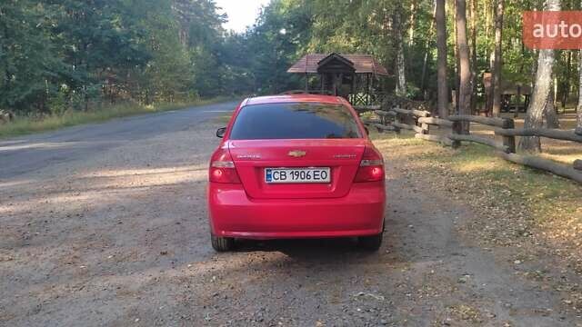 Красный Шевроле Авео, объемом двигателя 1.5 л и пробегом 241 тыс. км за 3500 $, фото 3 на Automoto.ua