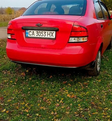 Красный Шевроле Авео, объемом двигателя 1.5 л и пробегом 250 тыс. км за 2200 $, фото 3 на Automoto.ua