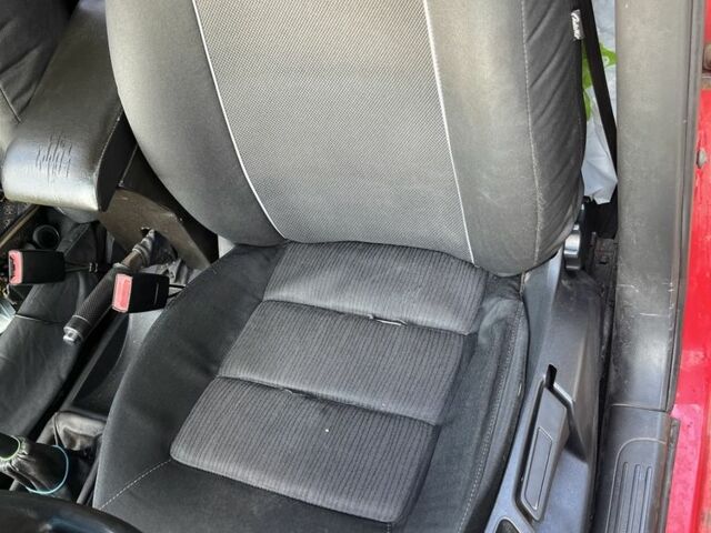 Красный Шевроле Авео, объемом двигателя 1.5 л и пробегом 172 тыс. км за 3550 $, фото 5 на Automoto.ua