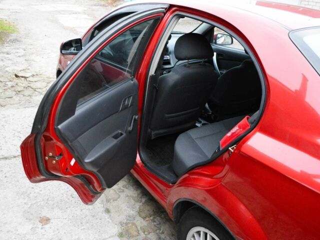 Красный Шевроле Авео, объемом двигателя 1.5 л и пробегом 87 тыс. км за 4800 $, фото 11 на Automoto.ua