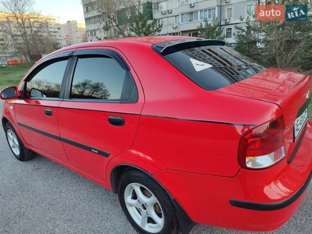 Красный Шевроле Авео, объемом двигателя 1.5 л и пробегом 190 тыс. км за 3300 $, фото 6 на Automoto.ua