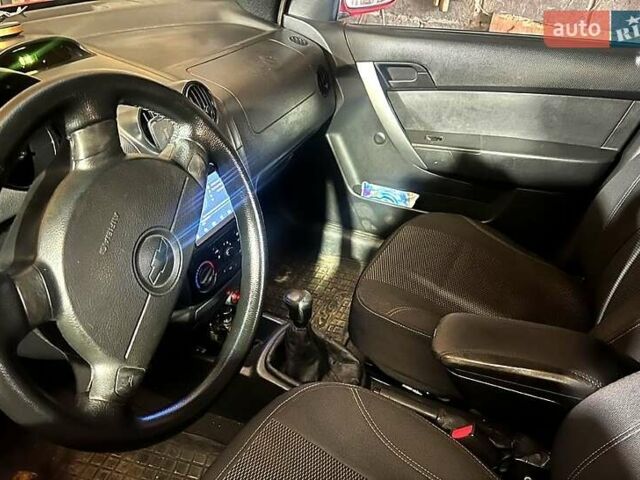 Шевроле Авео 2006 в Никополе на Automoto.ua Красный Шевроле Авео, объемом двигателя 1.5 л и пробегом 280 тыс. км за 2800 $, фото 19 на Automoto.ua