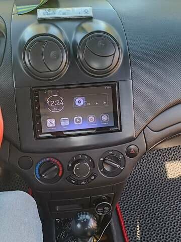 Красный Шевроле Авео, объемом двигателя 1.5 л и пробегом 217 тыс. км за 3600 $, фото 15 на Automoto.ua