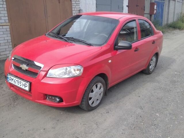 Красный Шевроле Авео, объемом двигателя 1.5 л и пробегом 325 тыс. км за 2900 $, фото 1 на Automoto.ua