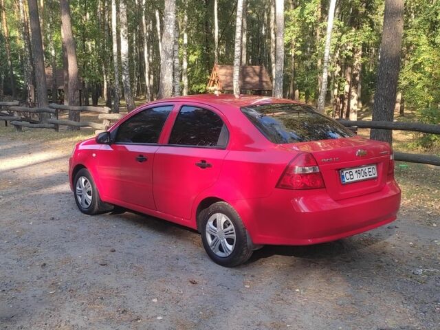 Красный Шевроле Авео, объемом двигателя 1.5 л и пробегом 241 тыс. км за 3300 $, фото 4 на Automoto.ua