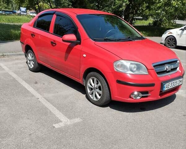 Красный Шевроле Авео, объемом двигателя 1.5 л и пробегом 201 тыс. км за 4000 $, фото 4 на Automoto.ua