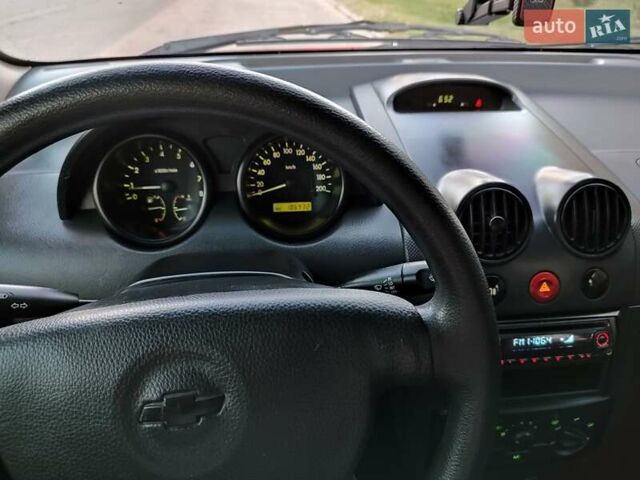 Красный Шевроле Авео, объемом двигателя 1.5 л и пробегом 190 тыс. км за 3300 $, фото 10 на Automoto.ua