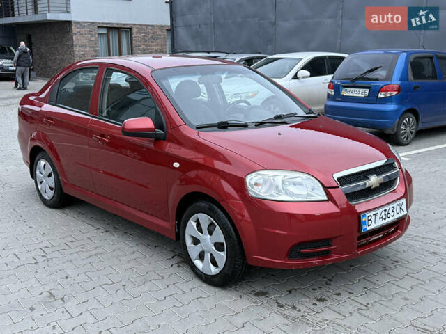 Красный Шевроле Авео, объемом двигателя 1.4 л и пробегом 180 тыс. км за 3300 $, фото 6 на Automoto.ua