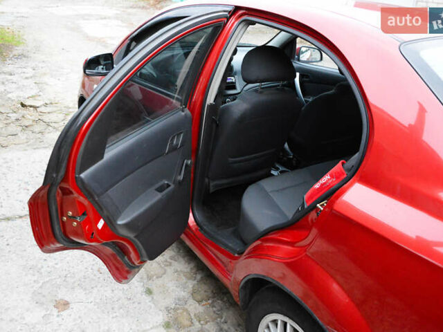 Красный Шевроле Авео, объемом двигателя 1.5 л и пробегом 87 тыс. км за 4800 $, фото 11 на Automoto.ua