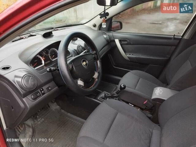 Красный Шевроле Авео, объемом двигателя 1.5 л и пробегом 115 тыс. км за 3000 $, фото 10 на Automoto.ua