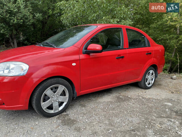 Красный Шевроле Авео, объемом двигателя 1.5 л и пробегом 176 тыс. км за 3300 $, фото 7 на Automoto.ua