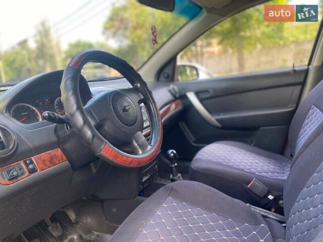 Червоний Шевроле Авео, об'ємом двигуна 1.5 л та пробігом 260 тис. км за 2600 $, фото 4 на Automoto.ua