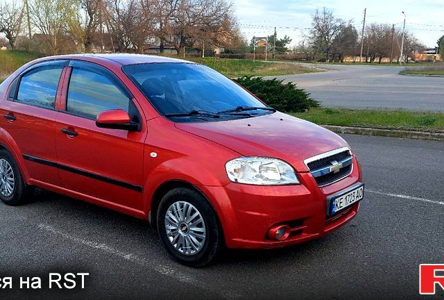 Красный Шевроле Авео, объемом двигателя 1.5 л и пробегом 212 тыс. км за 4500 $, фото 4 на Automoto.ua