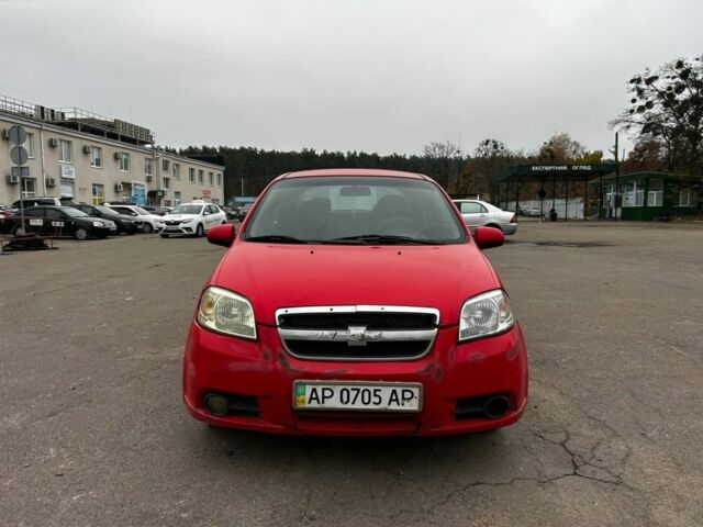Червоний Шевроле Авео, об'ємом двигуна 1.5 л та пробігом 250 тис. км за 1900 $, фото 2 на Automoto.ua