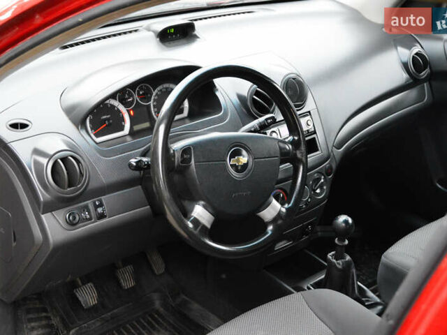 Красный Шевроле Авео, объемом двигателя 1.5 л и пробегом 87 тыс. км за 4800 $, фото 18 на Automoto.ua