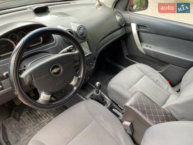 Красный Шевроле Авео, объемом двигателя 1.5 л и пробегом 176 тыс. км за 3300 $, фото 8 на Automoto.ua