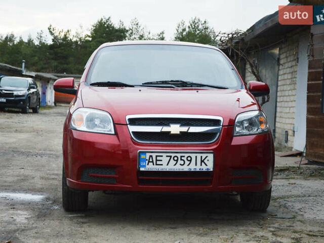 Красный Шевроле Авео, объемом двигателя 1.5 л и пробегом 87 тыс. км за 4800 $, фото 1 на Automoto.ua