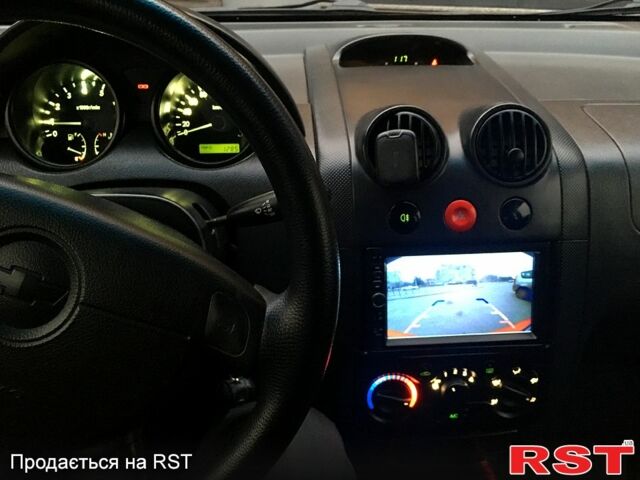 Красный Шевроле Авео, объемом двигателя 1.5 л и пробегом 280 тыс. км за 2800 $, фото 5 на Automoto.ua