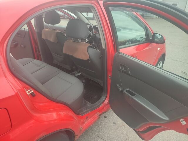 Червоний Шевроле Авео, об'ємом двигуна 1.5 л та пробігом 185 тис. км за 2800 $, фото 9 на Automoto.ua