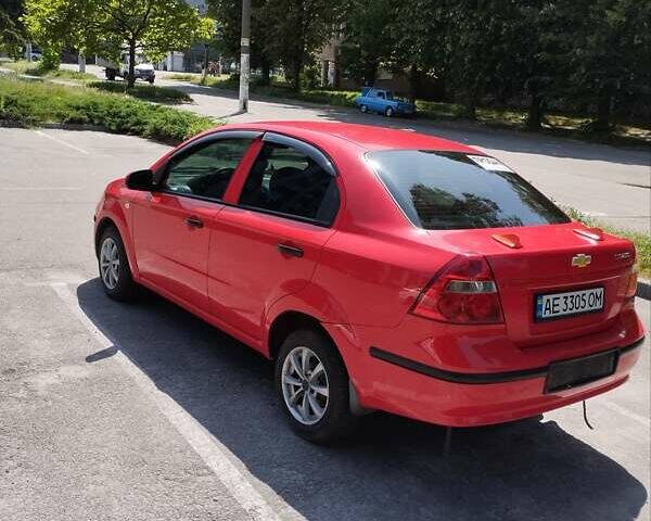 Красный Шевроле Авео, объемом двигателя 1.5 л и пробегом 201 тыс. км за 4000 $, фото 6 на Automoto.ua