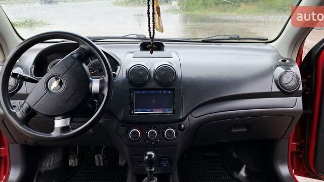 Красный Шевроле Авео, объемом двигателя 1.5 л и пробегом 194 тыс. км за 3000 $, фото 17 на Automoto.ua