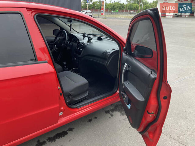 Червоний Шевроле Авео, об'ємом двигуна 1.5 л та пробігом 180 тис. км за 3600 $, фото 6 на Automoto.ua