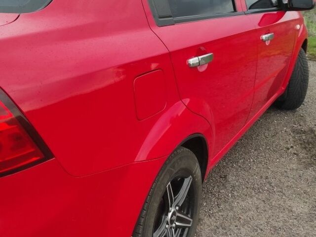 Красный Шевроле Авео, объемом двигателя 1.5 л и пробегом 200 тыс. км за 4500 $, фото 14 на Automoto.ua