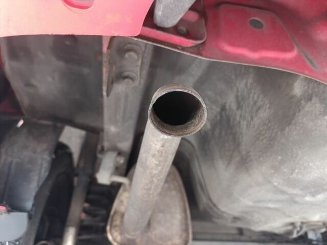 Красный Шевроле Авео, объемом двигателя 1.5 л и пробегом 113 тыс. км за 3700 $, фото 5 на Automoto.ua