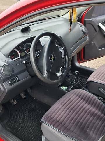 Красный Шевроле Авео, объемом двигателя 1.5 л и пробегом 194 тыс. км за 3000 $, фото 12 на Automoto.ua