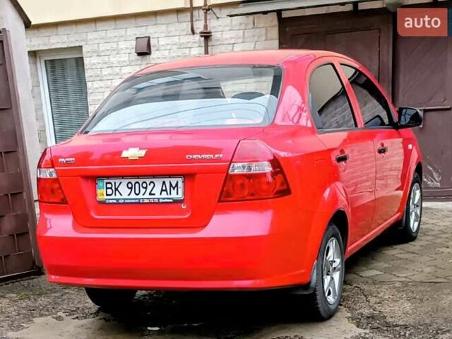 Красный Шевроле Авео, объемом двигателя 1.5 л и пробегом 113 тыс. км за 3900 $, фото 3 на Automoto.ua