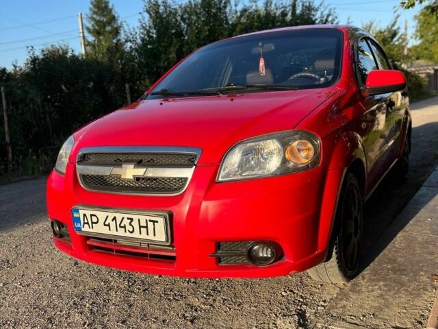 Красный Шевроле Авео, объемом двигателя 1.5 л и пробегом 392 тыс. км за 3450 $, фото 1 на Automoto.ua