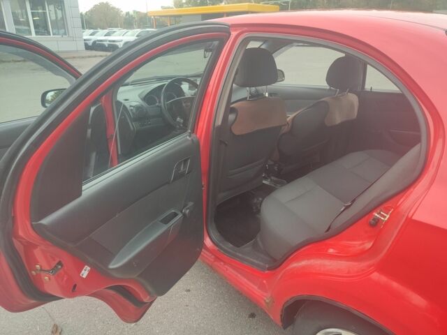 Червоний Шевроле Авео, об'ємом двигуна 1.5 л та пробігом 185 тис. км за 2800 $, фото 7 на Automoto.ua