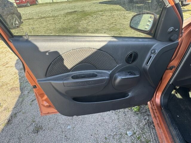 Червоний Шевроле Авео, об'ємом двигуна 1.5 л та пробігом 179 тис. км за 1100 $, фото 16 на Automoto.ua