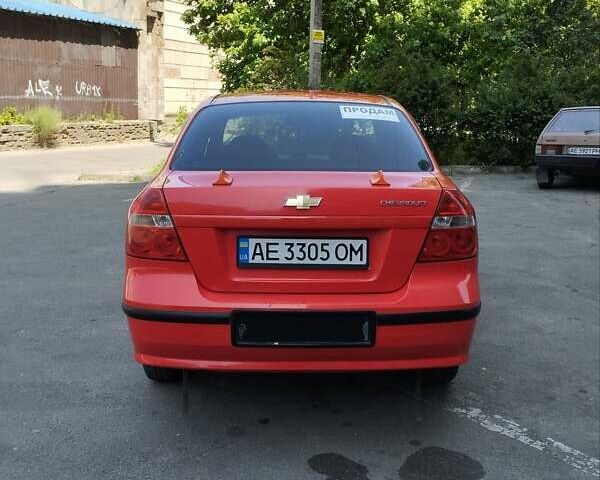 Красный Шевроле Авео, объемом двигателя 1.5 л и пробегом 201 тыс. км за 4000 $, фото 8 на Automoto.ua