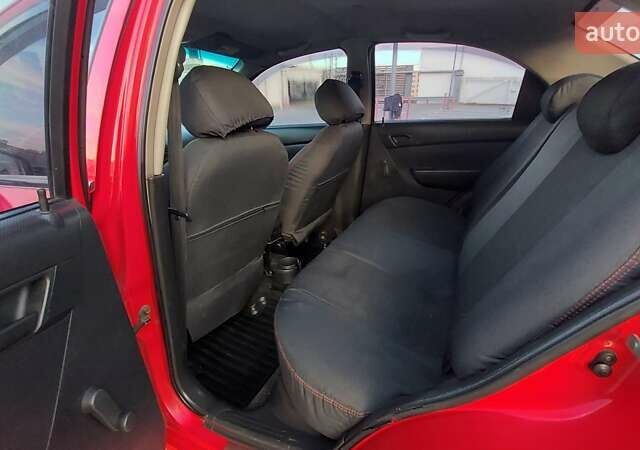 Красный Шевроле Авео, объемом двигателя 1.5 л и пробегом 240 тыс. км за 2750 $, фото 15 на Automoto.ua