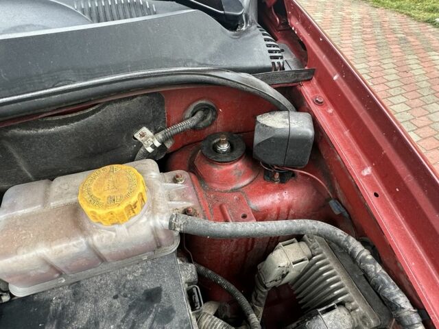 Червоний Шевроле Авео, об'ємом двигуна 1.5 л та пробігом 200 тис. км за 3500 $, фото 13 на Automoto.ua