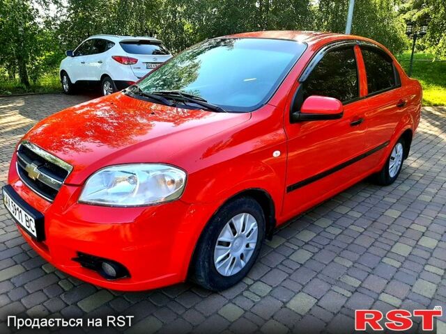 Красный Шевроле Авео, объемом двигателя 1.5 л и пробегом 245 тыс. км за 3650 $, фото 2 на Automoto.ua