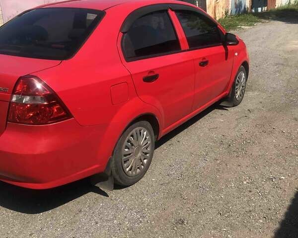 Красный Шевроле Авео, объемом двигателя 1.5 л и пробегом 180 тыс. км за 4500 $, фото 4 на Automoto.ua