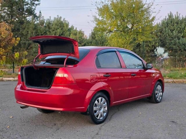 Красный Шевроле Авео, объемом двигателя 0 л и пробегом 180 тыс. км за 3299 $, фото 16 на Automoto.ua