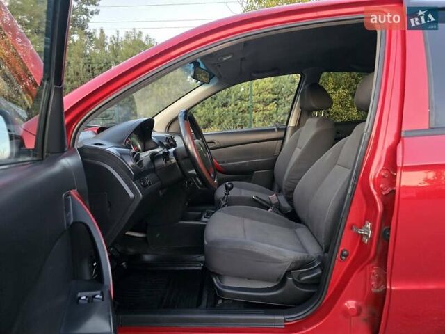 Шевроле Авео 2007 у Хмельницькому на Automoto.ua Червоний Шевроле Авео, об'ємом двигуна 1.5 л та пробігом 180 тис. км за 3299 $, фото 14 на Automoto.ua