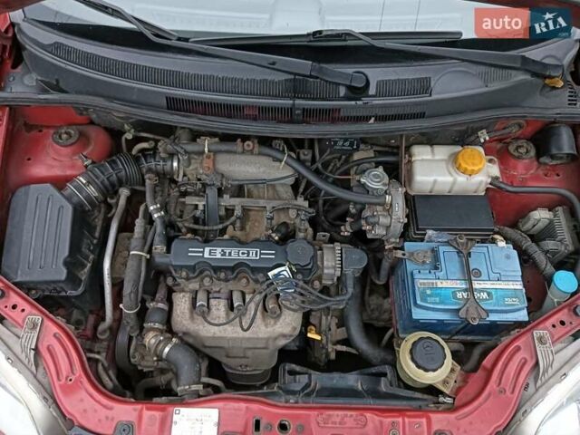 Червоний Шевроле Авео, об'ємом двигуна 1.5 л та пробігом 215 тис. км за 3800 $, фото 19 на Automoto.ua
