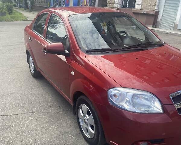 Красный Шевроле Авео, объемом двигателя 1.5 л и пробегом 100 тыс. км за 5100 $, фото 2 на Automoto.ua