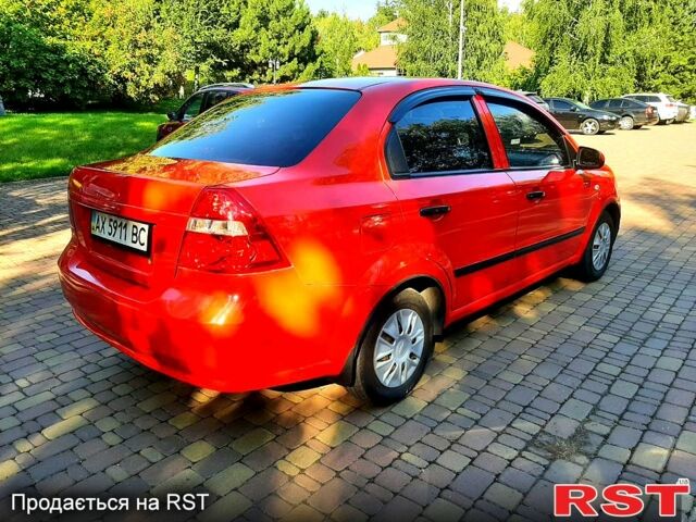 Красный Шевроле Авео, объемом двигателя 1.5 л и пробегом 245 тыс. км за 3650 $, фото 7 на Automoto.ua