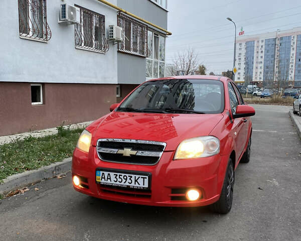 Красный Шевроле Авео, объемом двигателя 1.5 л и пробегом 160 тыс. км за 4700 $, фото 1 на Automoto.ua