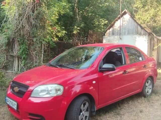 Красный Шевроле Авео, объемом двигателя 1.5 л и пробегом 229 тыс. км за 3250 $, фото 1 на Automoto.ua