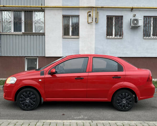 Красный Шевроле Авео, объемом двигателя 1.5 л и пробегом 160 тыс. км за 4700 $, фото 3 на Automoto.ua