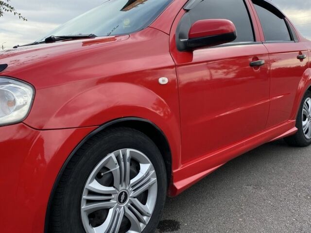 Красный Шевроле Авео, объемом двигателя 1.5 л и пробегом 155 тыс. км за 4000 $, фото 5 на Automoto.ua